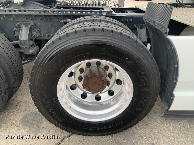 image for item DM7798 2021 Volvo VNL semi truck