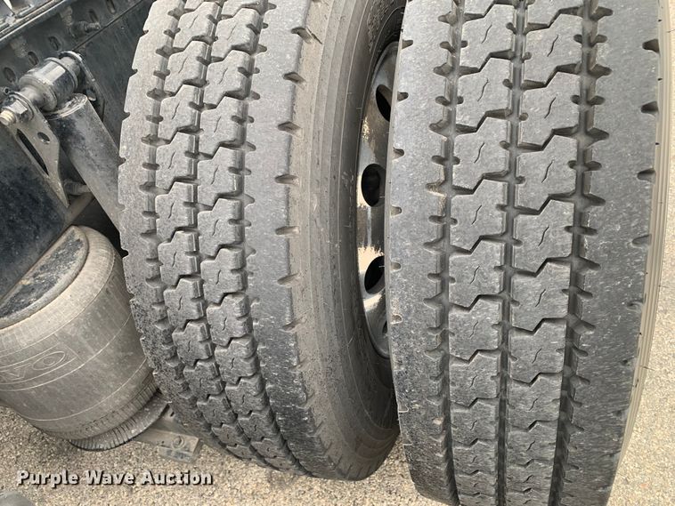 image for item DM7798 2021 Volvo VNL semi truck