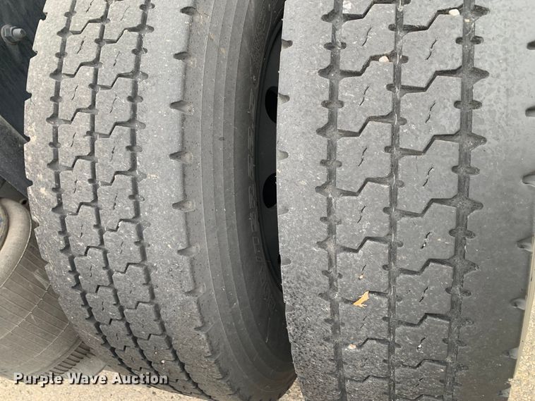 image for item DM7798 2021 Volvo VNL semi truck