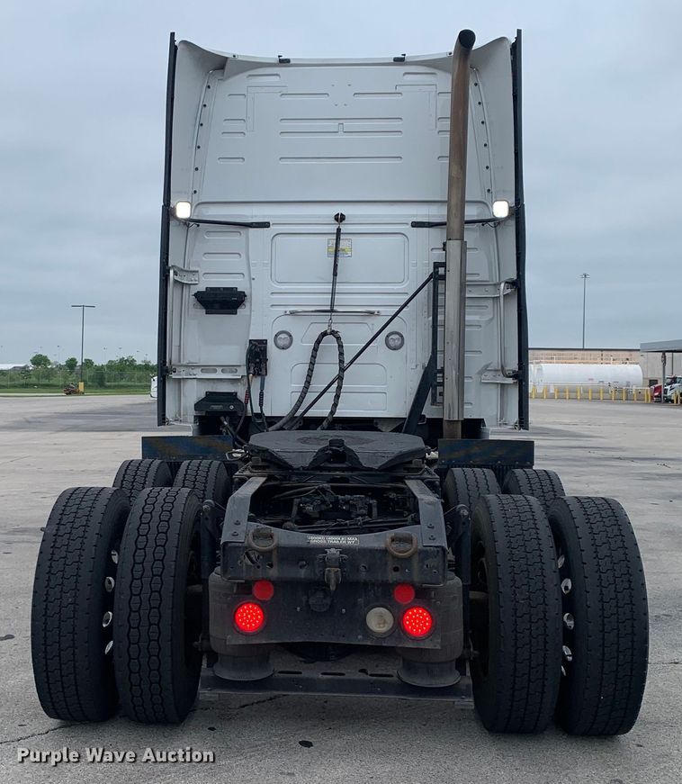 image for item DM7800 2020 Volvo  VNL semi truck