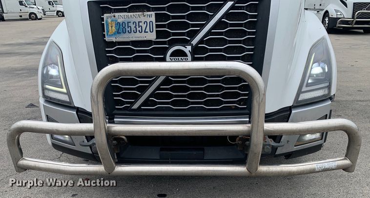 image for item DM7800 2020 Volvo  VNL semi truck