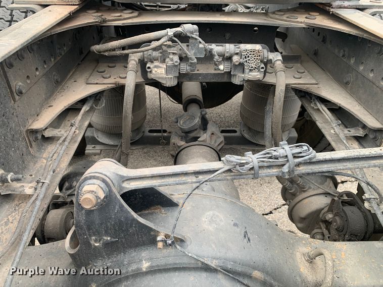 image for item DM7800 2020 Volvo  VNL semi truck