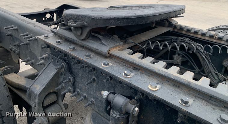 image for item DM7800 2020 Volvo  VNL semi truck