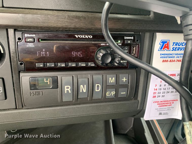 image for item DM7800 2020 Volvo  VNL semi truck