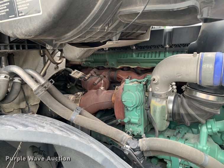 image for item DM7800 2020 Volvo  VNL semi truck