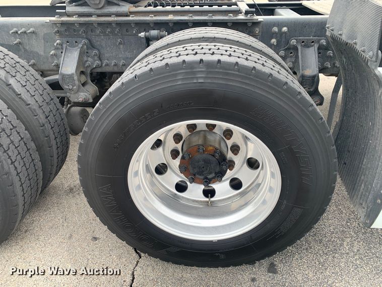 image for item DM7800 2020 Volvo  VNL semi truck