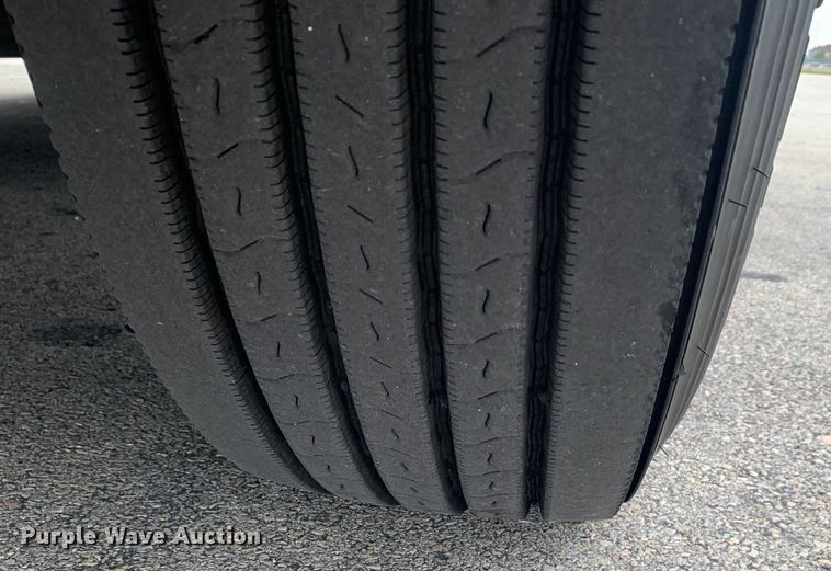 image for item DM7800 2020 Volvo  VNL semi truck