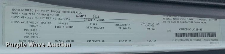 image for item DM7800 2020 Volvo  VNL semi truck