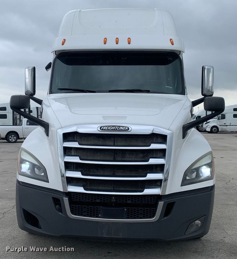 image for item DM7801 2019 Freightliner Cascadia semi truck