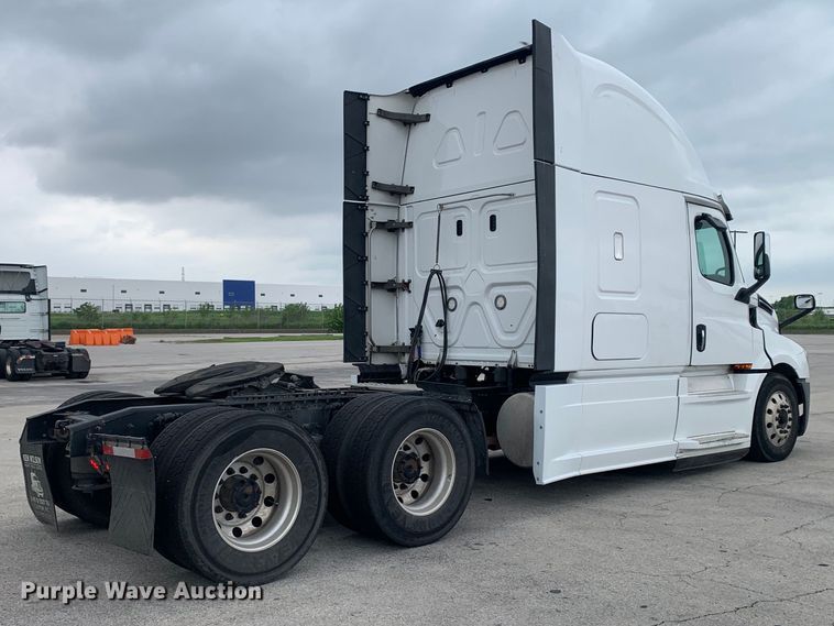 image for item DM7801 2019 Freightliner Cascadia semi truck