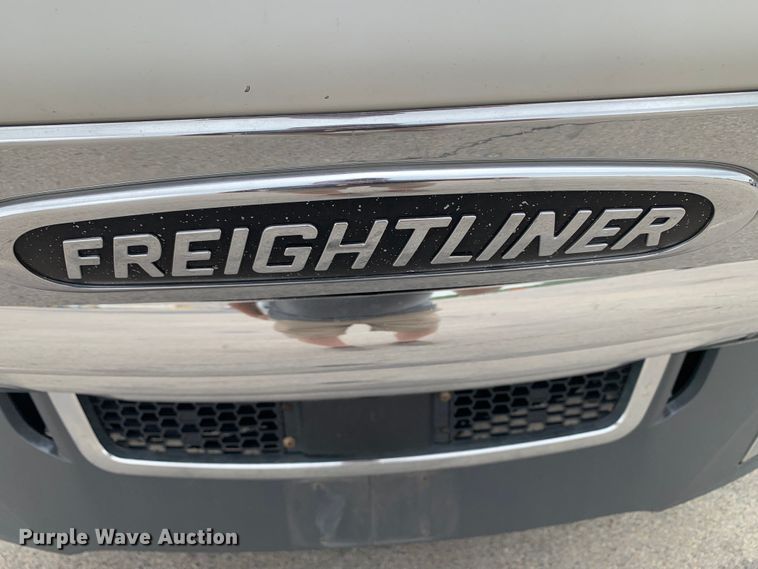 image for item DM7801 2019 Freightliner Cascadia semi truck