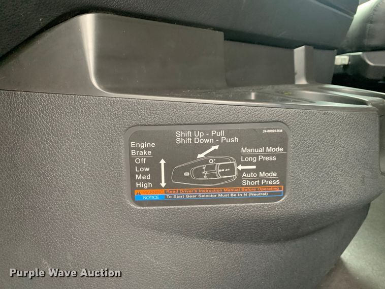 image for item DM7801 2019 Freightliner Cascadia semi truck