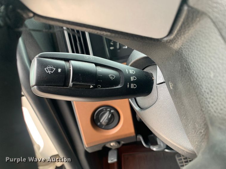 image for item DM7801 2019 Freightliner Cascadia semi truck