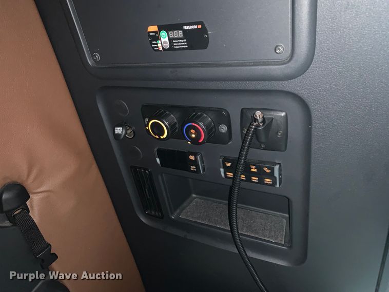 image for item DM7801 2019 Freightliner Cascadia semi truck