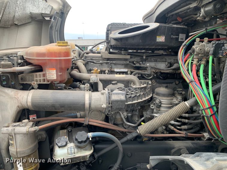 image for item DM7801 2019 Freightliner Cascadia semi truck