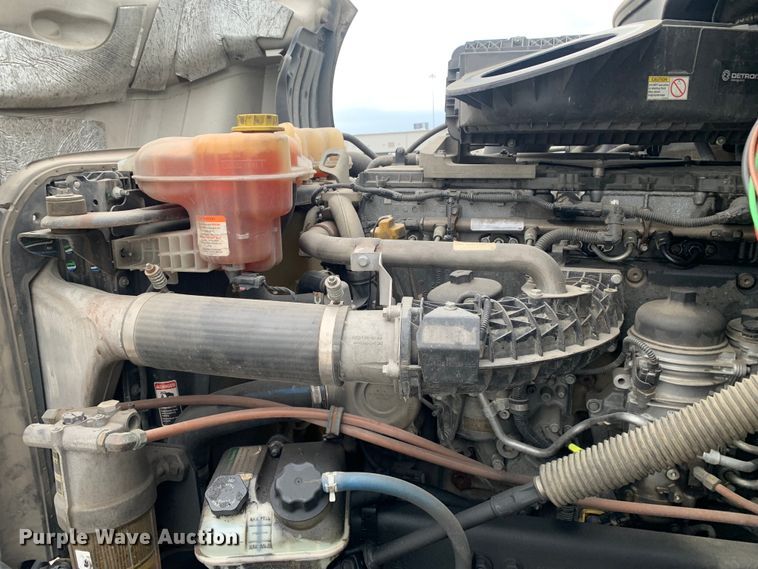 image for item DM7801 2019 Freightliner Cascadia semi truck