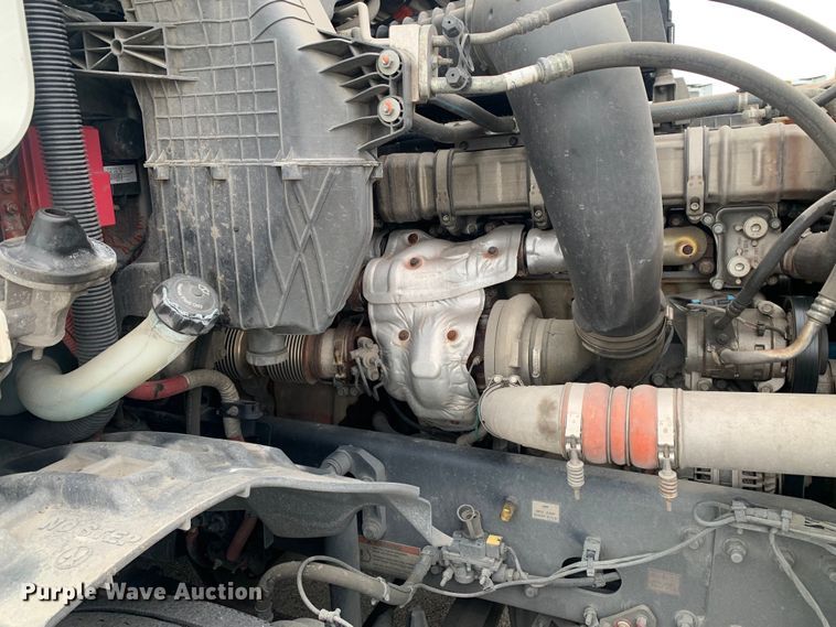 image for item DM7801 2019 Freightliner Cascadia semi truck