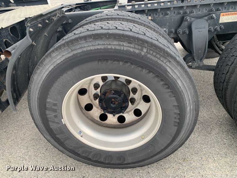 image for item DM7801 2019 Freightliner Cascadia semi truck