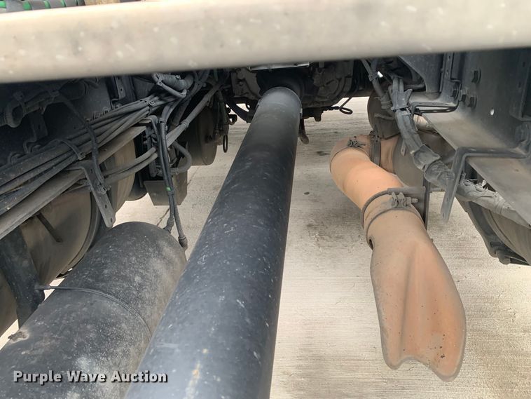 image for item DM7802 2017 Freightliner Cascadia semi truck