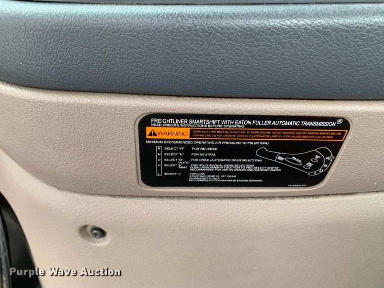 image for item DM7802 2017 Freightliner Cascadia semi truck