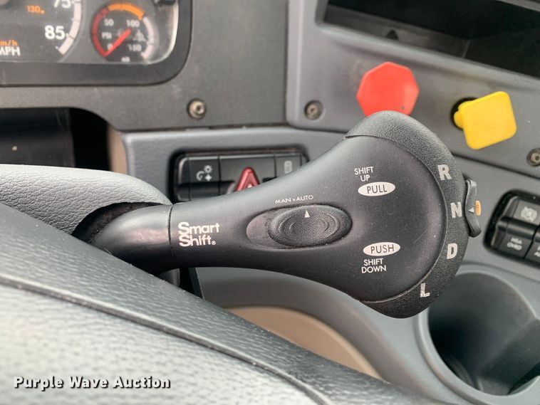 image for item DM7802 2017 Freightliner Cascadia semi truck