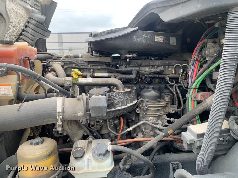 image for item DM7802 2017 Freightliner Cascadia semi truck