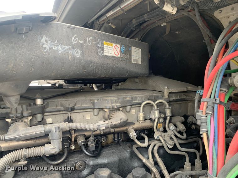 image for item DM7802 2017 Freightliner Cascadia semi truck