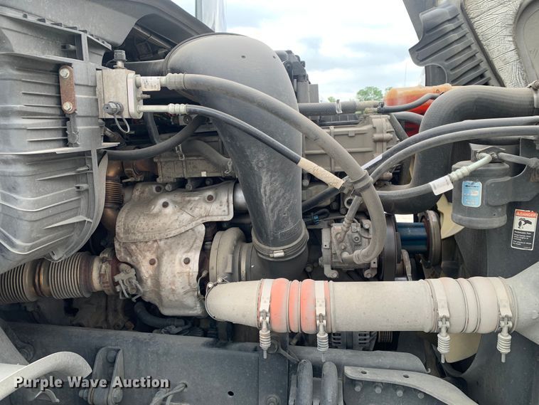 image for item DM7802 2017 Freightliner Cascadia semi truck