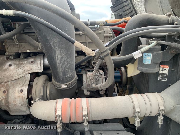 image for item DM7802 2017 Freightliner Cascadia semi truck