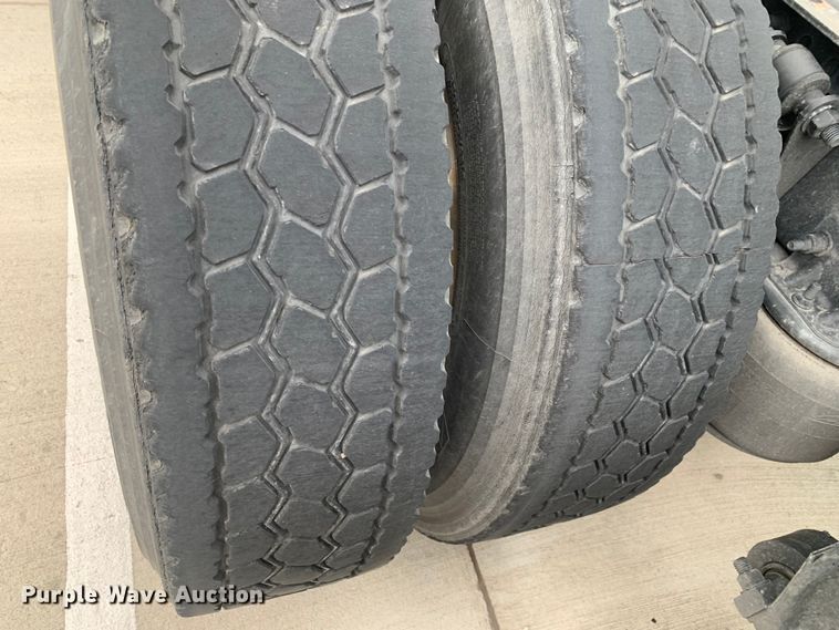 image for item DM7802 2017 Freightliner Cascadia semi truck