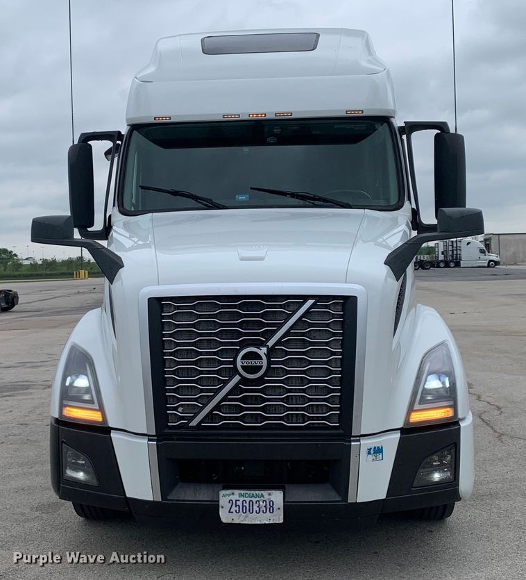 image for item DM7803 2020 Volvo VNL semi truck
