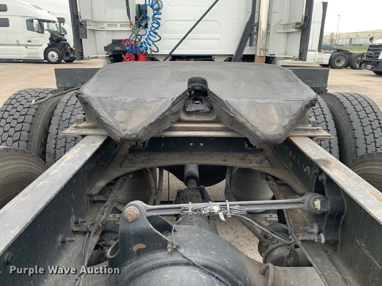 image for item DM7803 2020 Volvo VNL semi truck