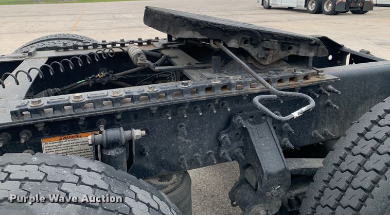 image for item DM7803 2020 Volvo VNL semi truck