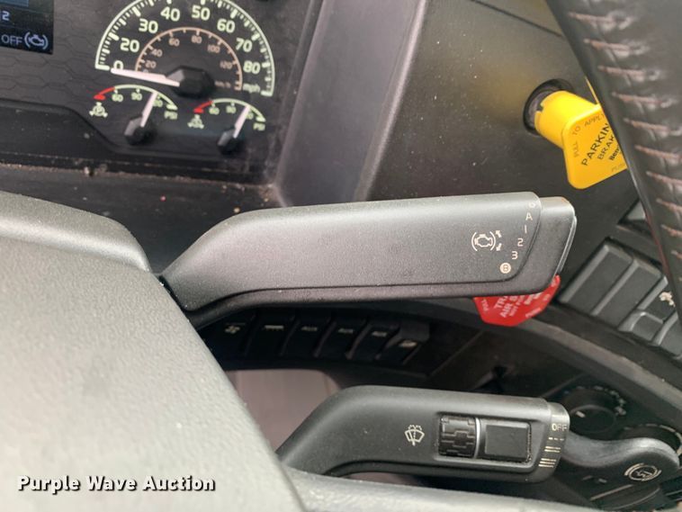 image for item DM7803 2020 Volvo VNL semi truck