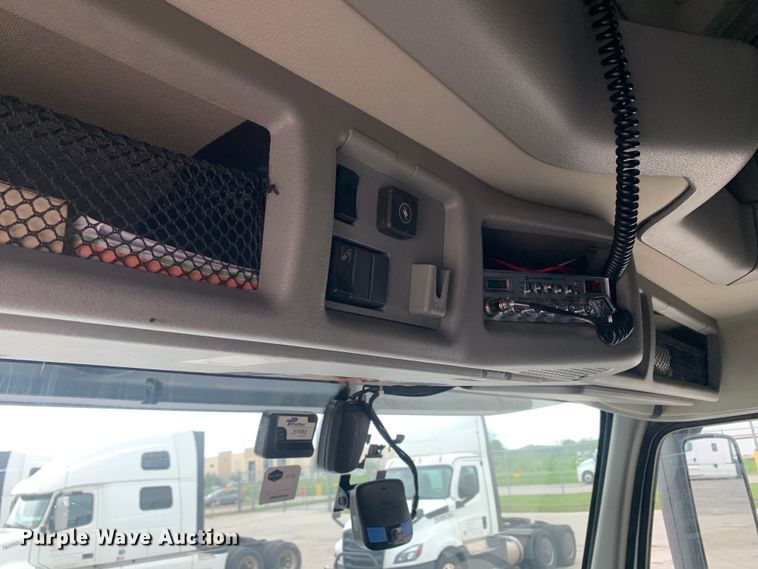 image for item DM7803 2020 Volvo VNL semi truck