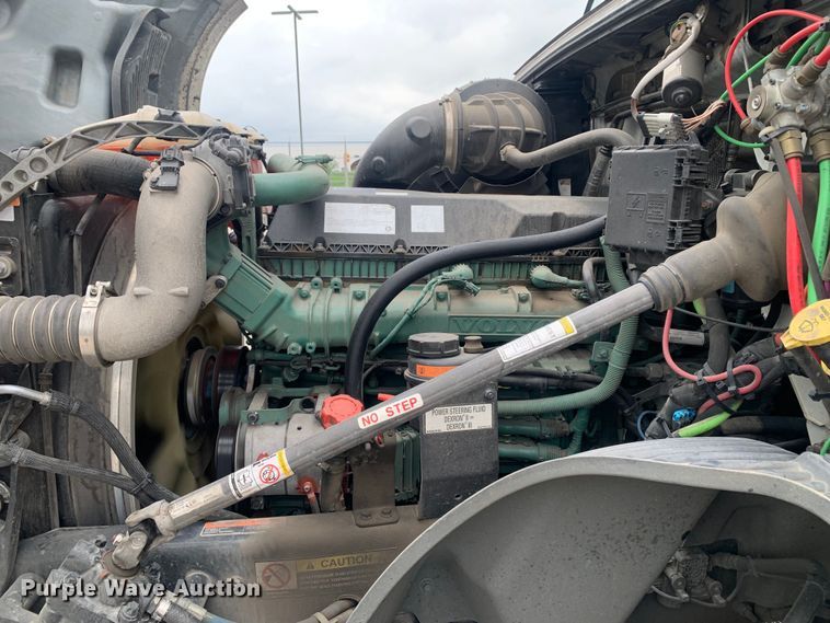 image for item DM7803 2020 Volvo VNL semi truck