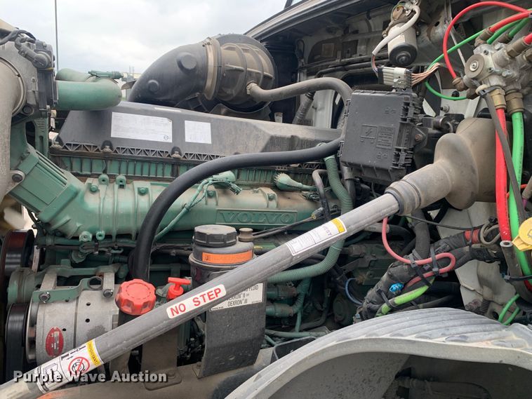 image for item DM7803 2020 Volvo VNL semi truck