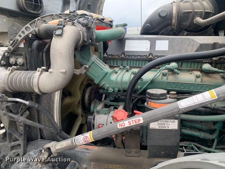 image for item DM7803 2020 Volvo VNL semi truck