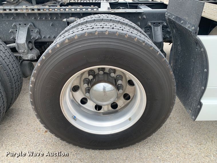 image for item DM7803 2020 Volvo VNL semi truck