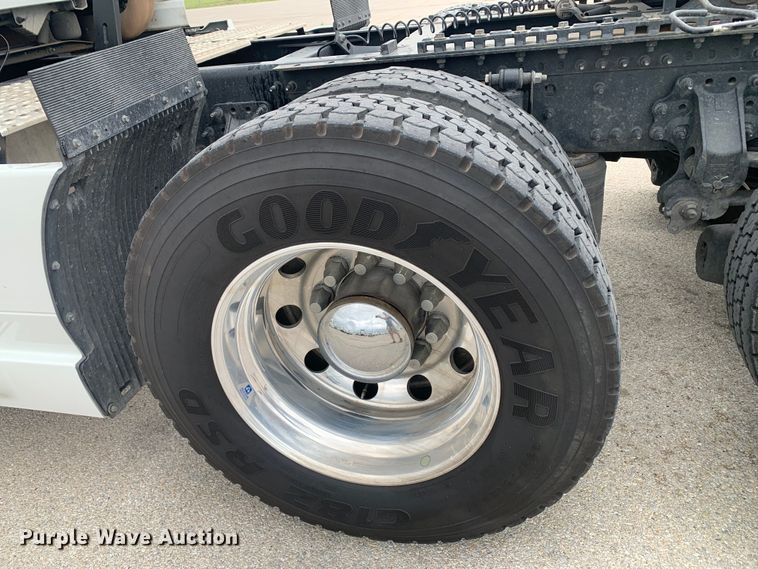 image for item DM7803 2020 Volvo VNL semi truck