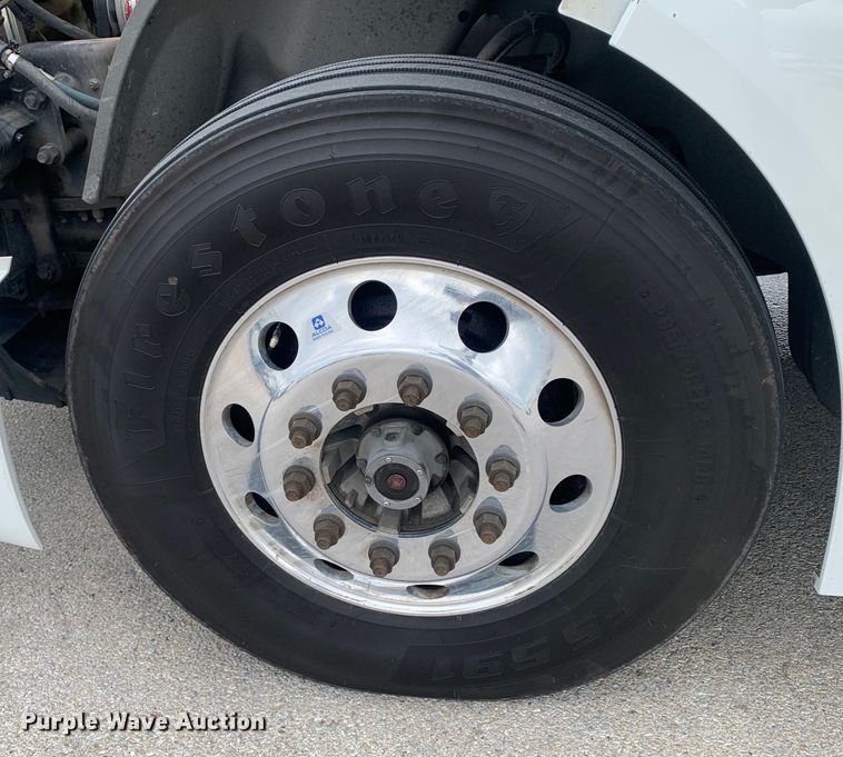 image for item DM7803 2020 Volvo VNL semi truck