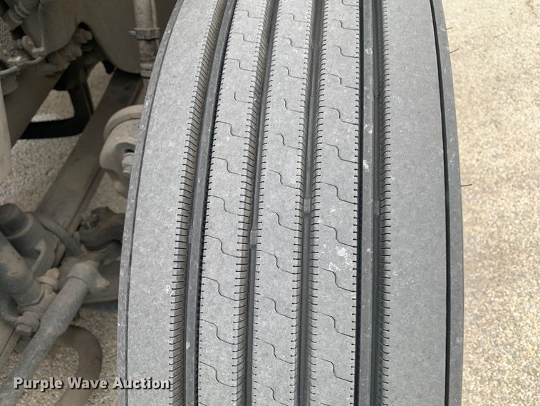 image for item DM7803 2020 Volvo VNL semi truck