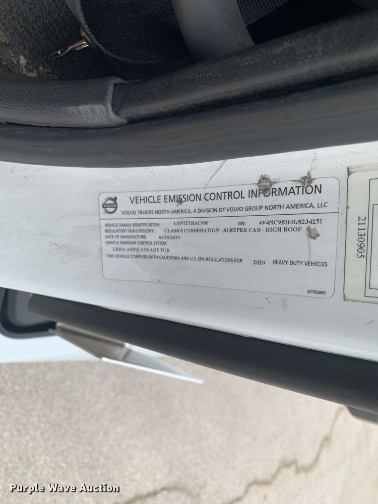 image for item DM7803 2020 Volvo VNL semi truck