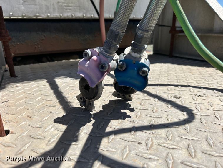 image for item DO1084 1987 Ford LT9000 semi truck