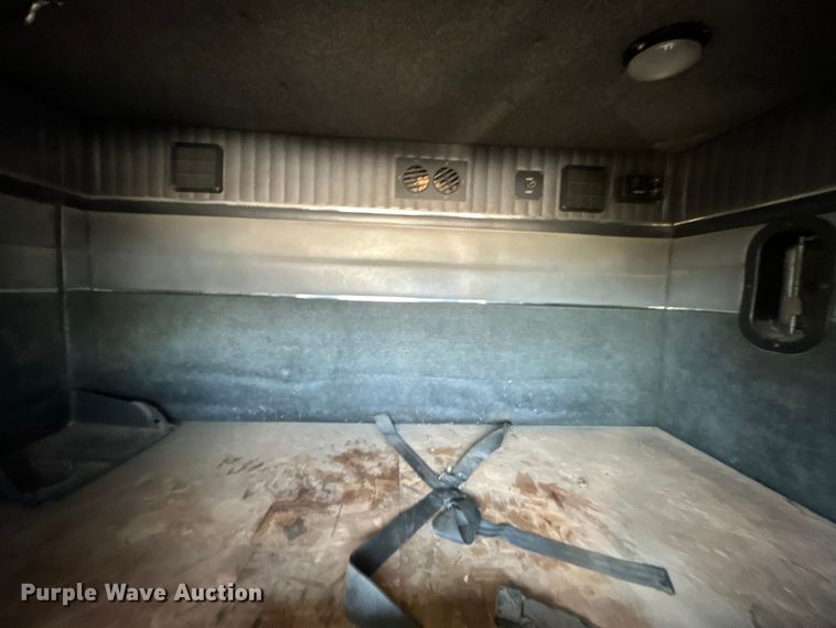 image for item DO1084 1987 Ford LT9000 semi truck