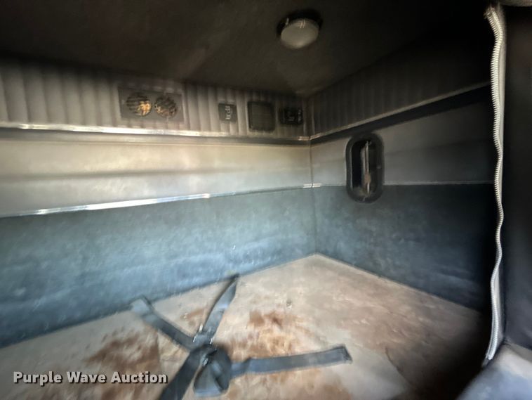 image for item DO1084 1987 Ford LT9000 semi truck