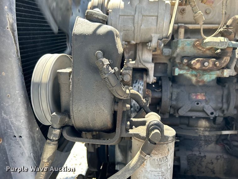 image for item DO1084 1987 Ford LT9000 semi truck