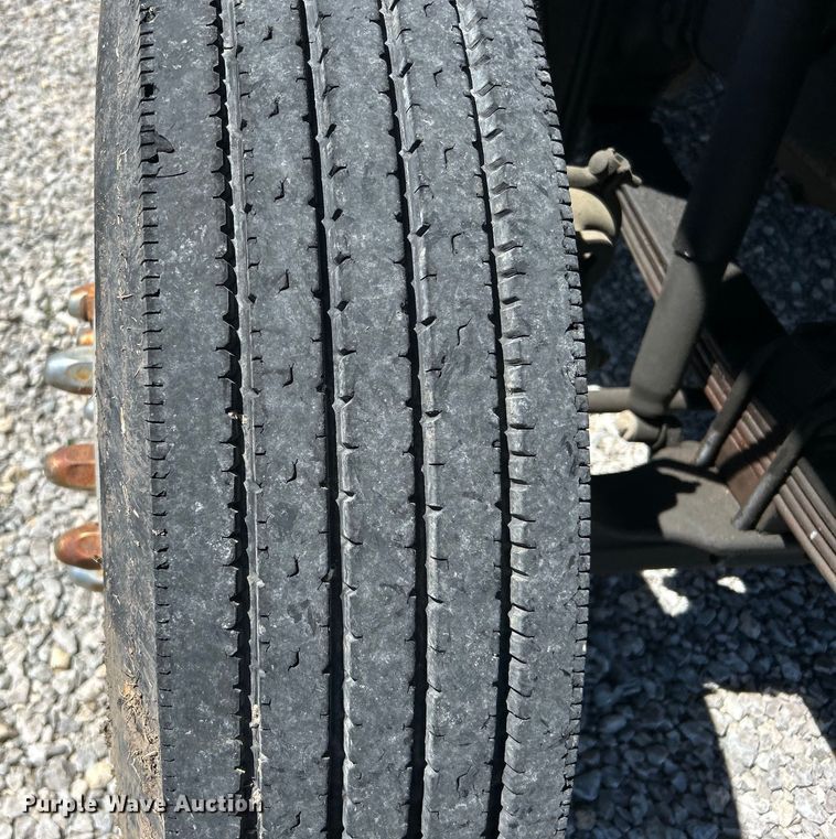 image for item DO1084 1987 Ford LT9000 semi truck