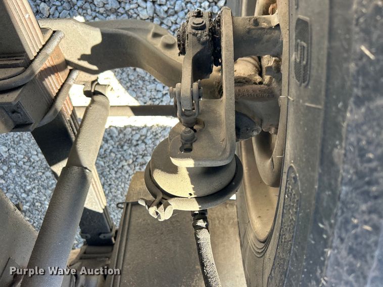 image for item DO1084 1987 Ford LT9000 semi truck