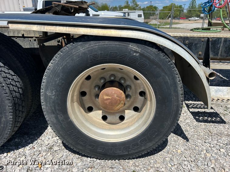 image for item DO1084 1987 Ford LT9000 semi truck